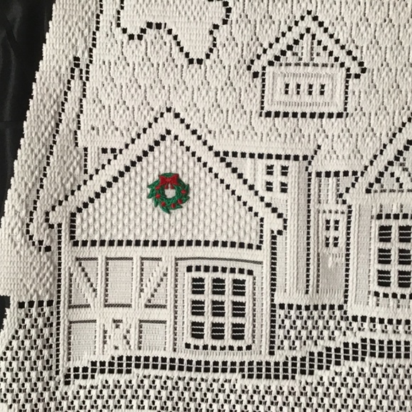 NWOT Lace Christmas Runner and 6 Placemats with embroidered details - Picture 6 of 9